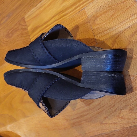 Corkys "Canterbury" Leopard Printed Loafers - Picture 6 of 10